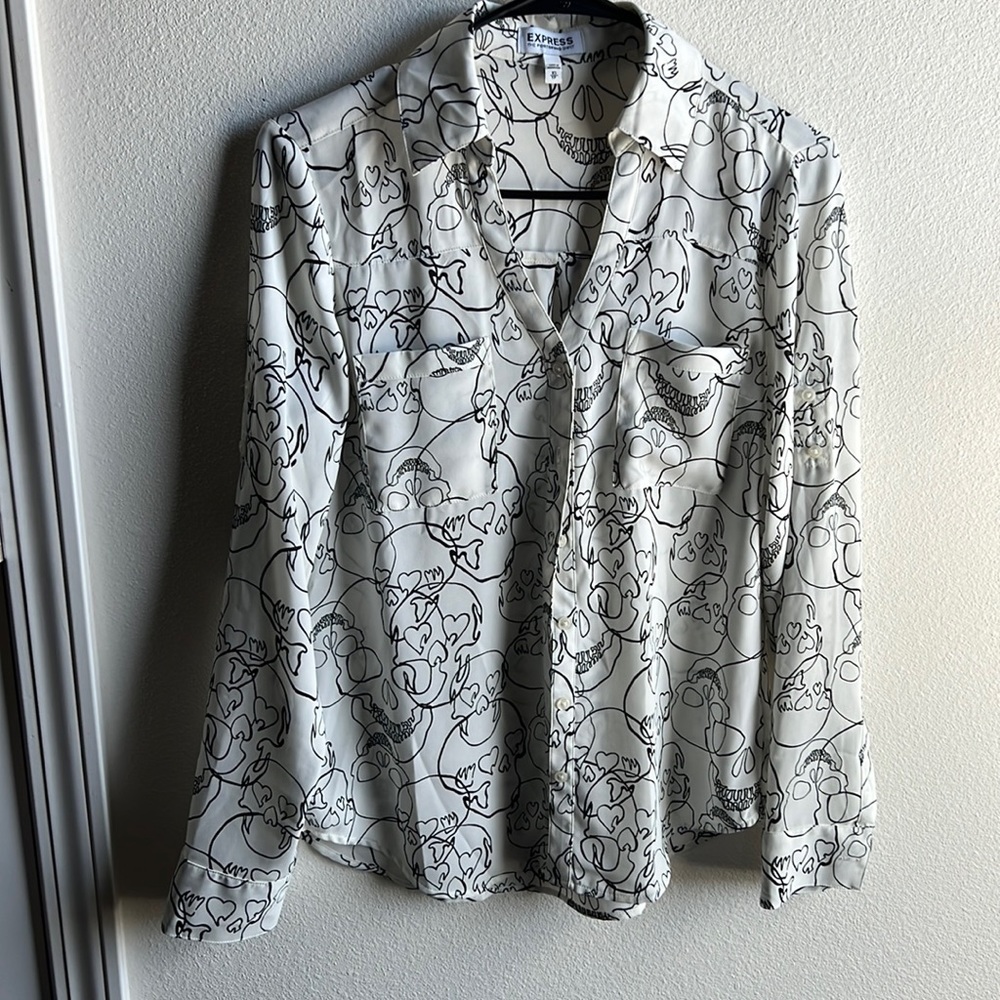 Express Portifino Long Sleeve Halloween Skull Shirt